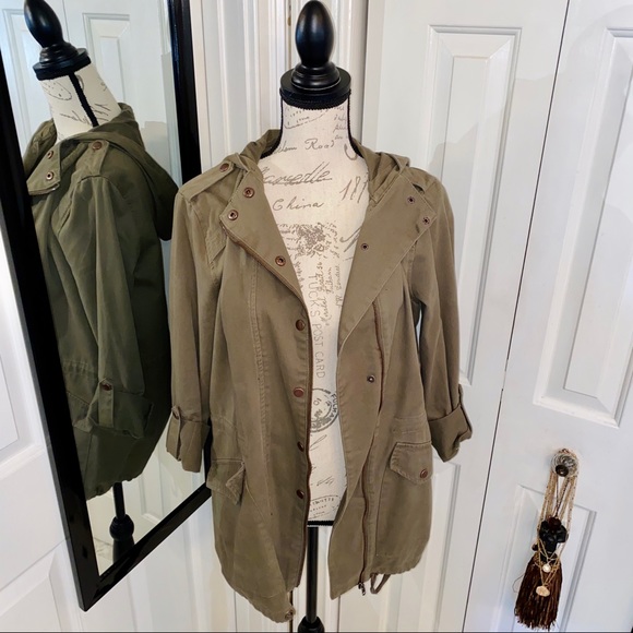 Forever 21 Jackets & Blazers - Forever 21 army green hooded jacket